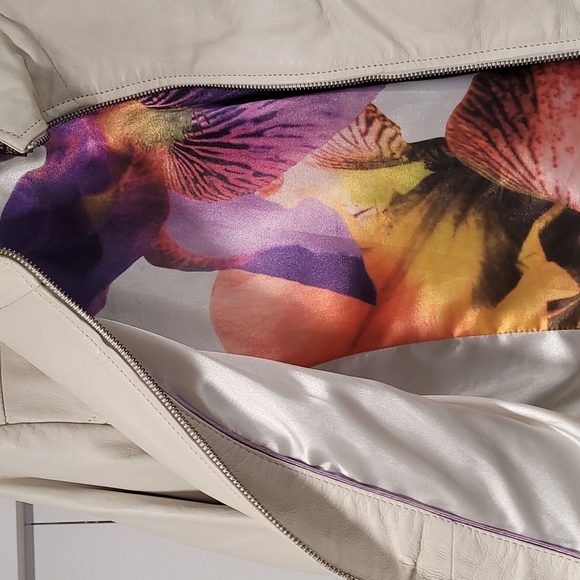 Danier white leather coat - Picture 4 of 14